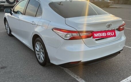 Toyota Camry, 2021 год, 1 999 000 рублей, 5 фотография