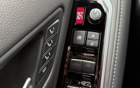 Toyota Land Cruiser, 2022 год, 11 900 000 рублей, 16 фотография
