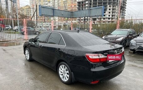 Toyota Camry, 2017 год, 1 700 000 рублей, 3 фотография