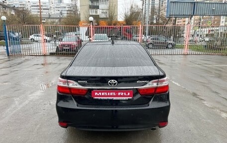 Toyota Camry, 2017 год, 1 700 000 рублей, 4 фотография