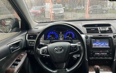 Toyota Camry, 2017 год, 1 700 000 рублей, 10 фотография