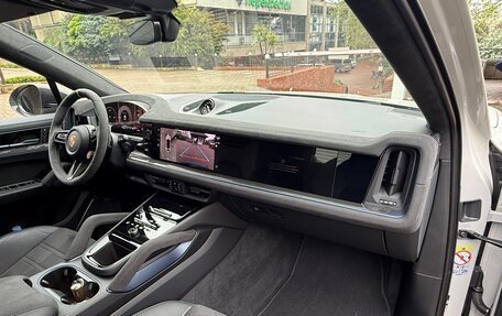 Porsche Cayenne III, 2024 год, 30 000 000 рублей, 11 фотография