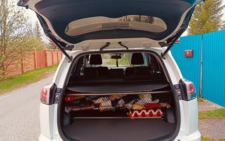 Toyota RAV4, 2017 год, 3 000 000 рублей, 9 фотография