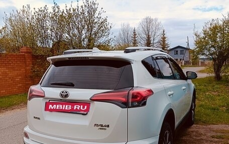 Toyota RAV4, 2017 год, 3 000 000 рублей, 3 фотография