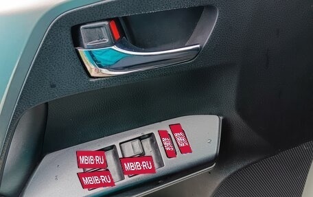 Toyota RAV4, 2017 год, 3 000 000 рублей, 13 фотография