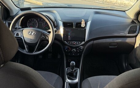 Hyundai Solaris II рестайлинг, 2013 год, 900 000 рублей, 9 фотография