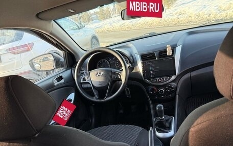 Hyundai Solaris II рестайлинг, 2013 год, 900 000 рублей, 11 фотография
