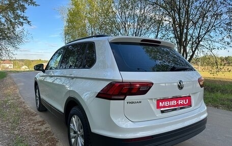 Volkswagen Tiguan II, 2018 год, 2 180 000 рублей, 3 фотография