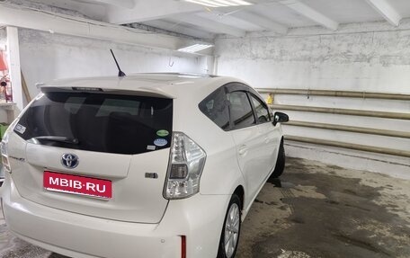 Toyota Prius Alpha I (ZVW40/41), 2012 год, 1 400 000 рублей, 1 фотография
