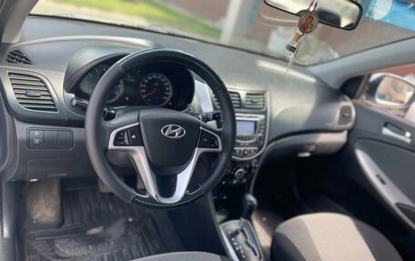 Hyundai Solaris II рестайлинг, 2011 год, 830 000 рублей, 8 фотография