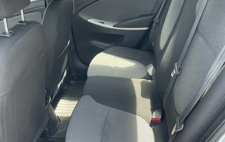 Hyundai Solaris II рестайлинг, 2011 год, 830 000 рублей, 7 фотография