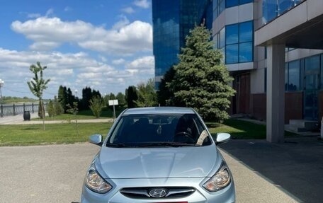 Hyundai Solaris II рестайлинг, 2011 год, 830 000 рублей, 10 фотография
