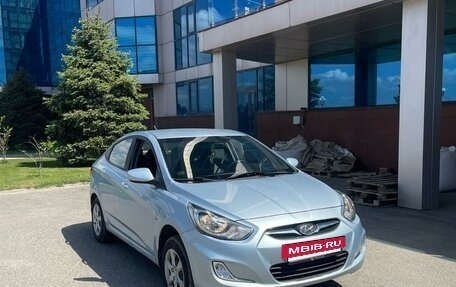 Hyundai Solaris II рестайлинг, 2011 год, 830 000 рублей, 9 фотография