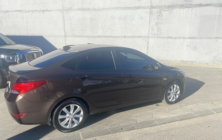 Hyundai Solaris II рестайлинг, 2015 год, 700 000 рублей, 2 фотография