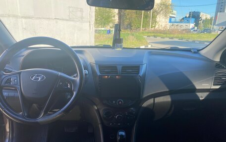 Hyundai Solaris II рестайлинг, 2015 год, 700 000 рублей, 7 фотография