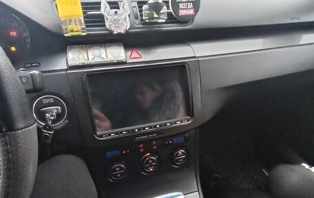 Volkswagen Passat B6, 2006 год, 630 000 рублей, 2 фотография
