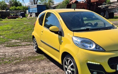Peugeot 107 I рестайлинг, 2012 год, 550 000 рублей, 3 фотография