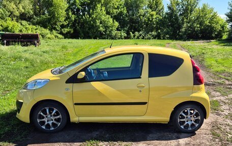Peugeot 107 I рестайлинг, 2012 год, 550 000 рублей, 4 фотография
