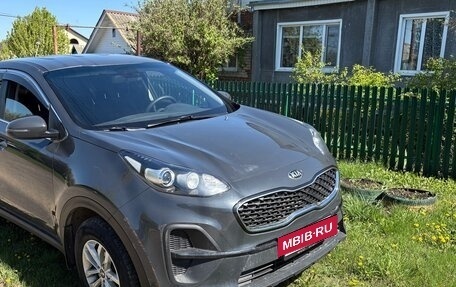 KIA Sportage IV рестайлинг, 2021 год, 2 299 999 рублей, 2 фотография