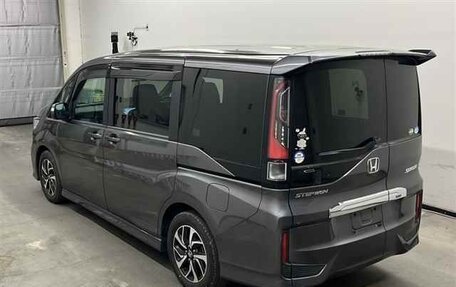 Honda Stepwgn IV, 2020 год, 1 860 000 рублей, 3 фотография