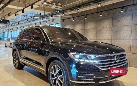 Volkswagen Touareg III, 2022 год, 4 800 000 рублей, 2 фотография