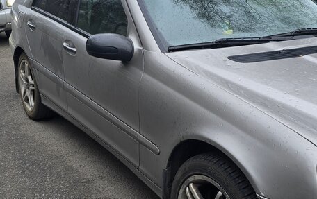 Mercedes-Benz C-Класс, 2006 год, 700 000 рублей, 3 фотография