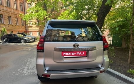Toyota Land Cruiser Prado 150 рестайлинг 2, 2021 год, 6 200 000 рублей, 6 фотография