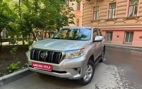 Toyota Land Cruiser Prado 150 рестайлинг 2, 2021 год, 6 200 000 рублей, 2 фотография
