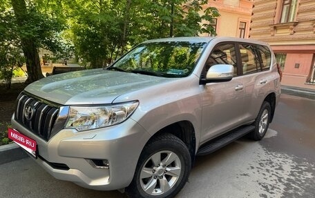 Toyota Land Cruiser Prado 150 рестайлинг 2, 2021 год, 6 200 000 рублей, 4 фотография