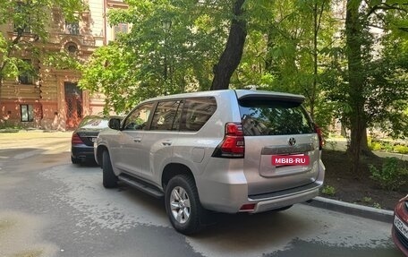 Toyota Land Cruiser Prado 150 рестайлинг 2, 2021 год, 6 200 000 рублей, 7 фотография
