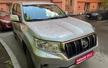 Toyota Land Cruiser Prado 150 рестайлинг 2, 2021 год, 6 200 000 рублей, 3 фотография