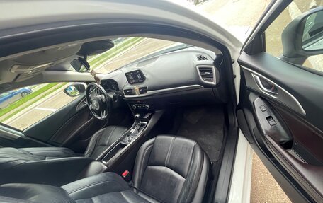 Mazda 3, 2017 год, 1 800 000 рублей, 4 фотография