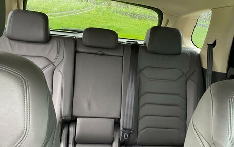 Volkswagen Touareg III, 2018 год, 5 400 000 рублей, 6 фотография