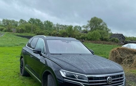 Volkswagen Touareg III, 2018 год, 5 400 000 рублей, 4 фотография