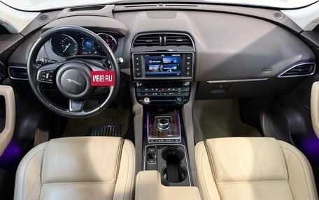 Jaguar F-Pace, 2016 год, 3 199 800 рублей, 9 фотография
