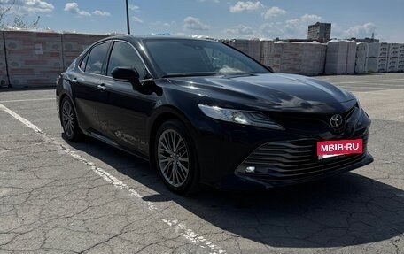 Toyota Camry, 2018 год, 3 350 000 рублей, 2 фотография