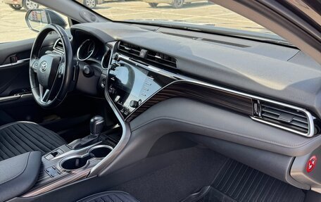 Toyota Camry, 2018 год, 3 350 000 рублей, 8 фотография
