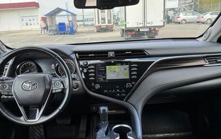 Toyota Camry, 2018 год, 3 350 000 рублей, 13 фотография