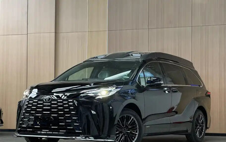 Toyota Sienna, 2024 год, 6 400 005 рублей, 2 фотография