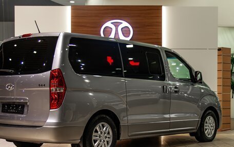 Hyundai H-1 II рестайлинг, 2017 год, 2 395 000 рублей, 6 фотография