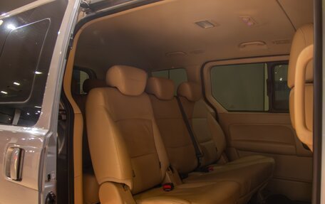 Hyundai H-1 II рестайлинг, 2017 год, 2 395 000 рублей, 20 фотография