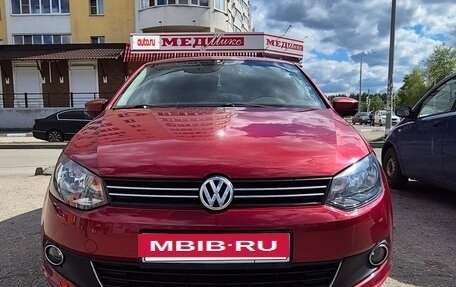 Volkswagen Polo VI (EU Market), 2013 год, 860 000 рублей, 2 фотография