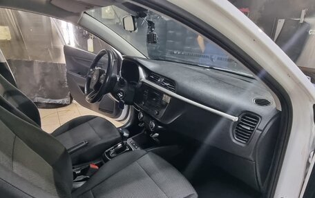 KIA Rio IV, 2021 год, 1 900 000 рублей, 8 фотография
