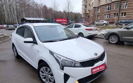 KIA Rio IV, 2021 год, 1 900 000 рублей, 2 фотография