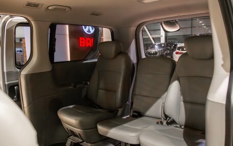 Hyundai Grand Starex Grand Starex I рестайлинг 2, 2014 год, 1 955 000 рублей, 18 фотография