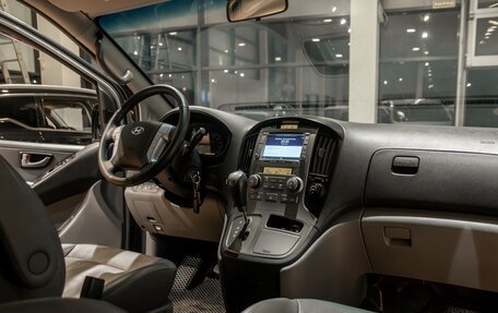 Hyundai Grand Starex Grand Starex I рестайлинг 2, 2014 год, 1 955 000 рублей, 15 фотография