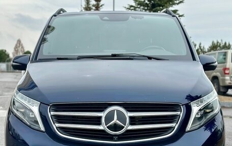 Mercedes-Benz V-Класс, 2017 год, 5 500 000 рублей, 2 фотография
