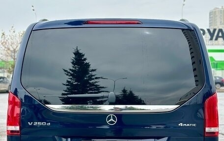 Mercedes-Benz V-Класс, 2017 год, 5 500 000 рублей, 6 фотография