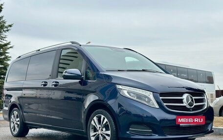 Mercedes-Benz V-Класс, 2017 год, 5 500 000 рублей, 3 фотография