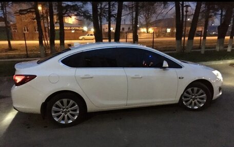 Opel Astra J, 2014 год, 980 000 рублей, 5 фотография